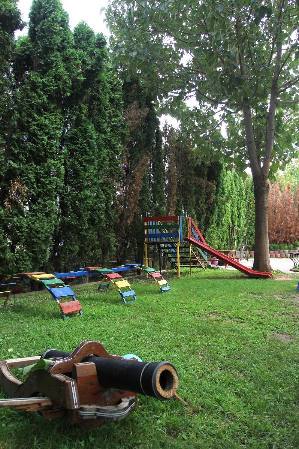 Hotel Andalus Üsküp Dış mekan fotoğraf